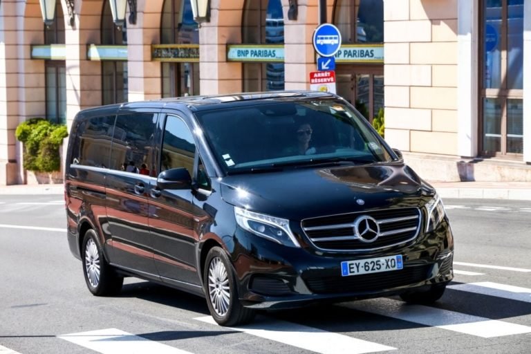 Minivan transfers Chania